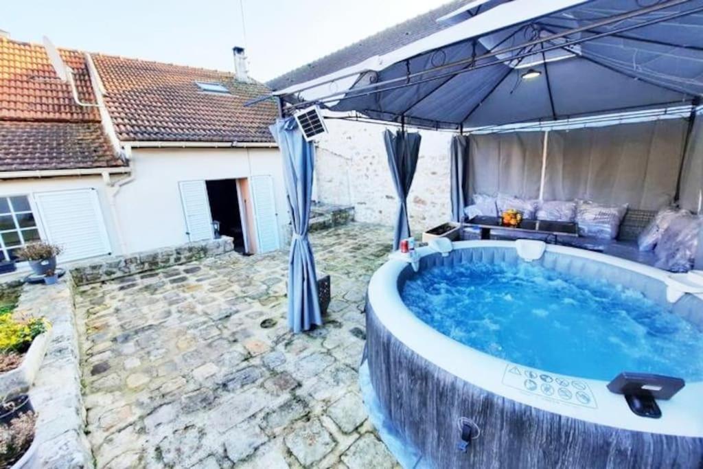 Villa Confortable Avec Jacuzzi A Chevannes Chevannes  Eksteriør billede